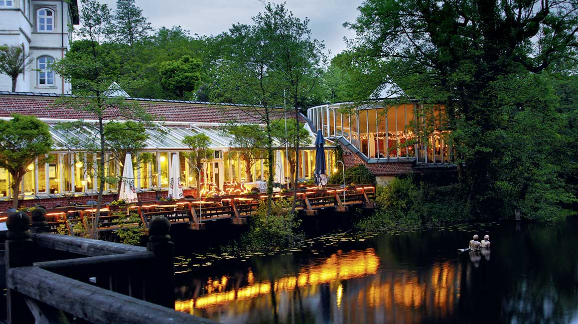 Die Terrasse vom Schlossrestaurant Zentgraf am Schloss Gifhorn - Foto01